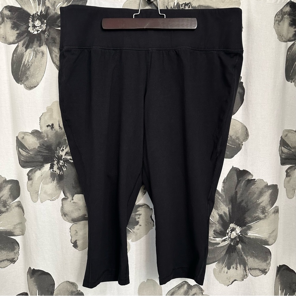 LIVI Cropped Leggings EUC